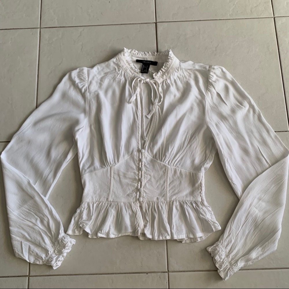 Cute white blouse.